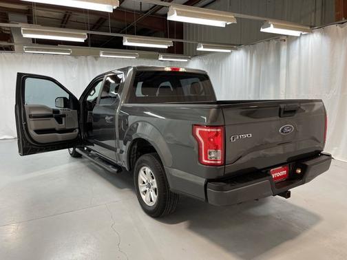 Photo 3 of 17 of 2015 Ford F-150 XL
