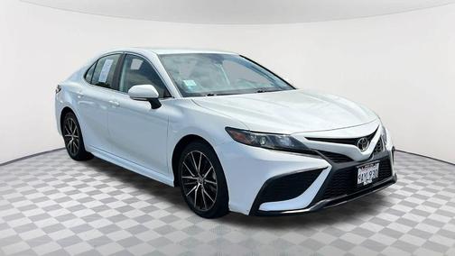 2022 Toyota Camry SE