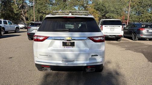 Iridescent Pearl Tricoat 2019 Chevrolet Traverse High Country