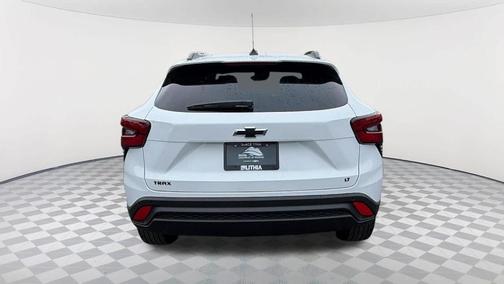 Summit White 2026 Chevrolet Trax LT
