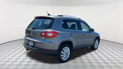 2011 Volkswagen Tiguan SE