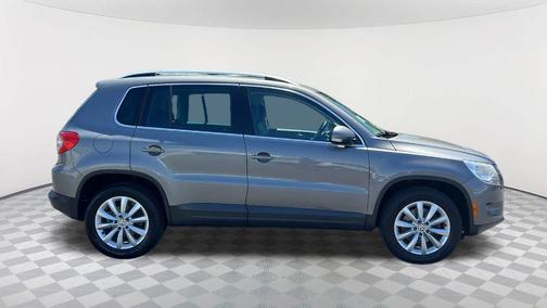 2011 Volkswagen Tiguan SE