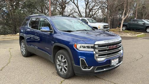 2023 GMC Acadia SLT