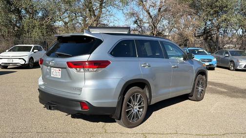 2018 Toyota Highlander SE