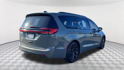 2021 Chrysler Pacifica Touring