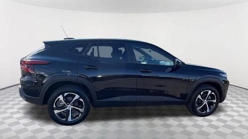 Mosaic Black Metallic 2026 Chevrolet Trax 1RS