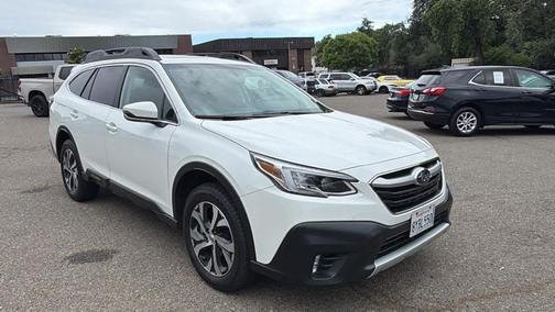 Crystal White Pearl 2022 Subaru Outback Limited XT