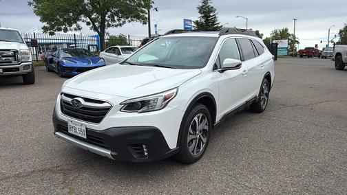 Crystal White Pearl 2022 Subaru Outback Limited XT