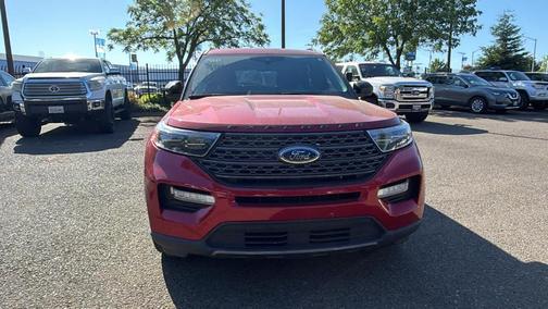 Rapid Red Metallic Tinted Clearcoat 2022 Ford Explorer XLT