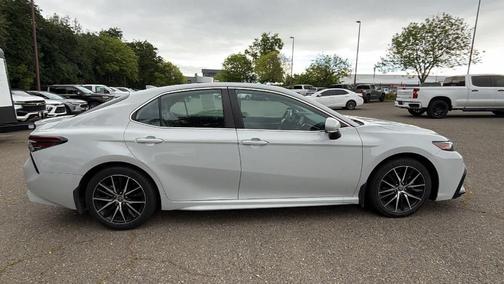 Ice Edge 2023 Toyota Camry SE