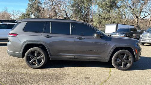 2022 Jeep Grand Cherokee L Laredo