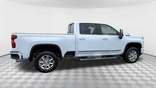 Polar White 2026 Chevrolet Silverado 2500 High Country