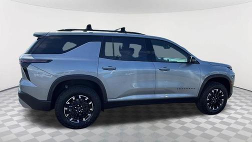 Sterling Gray Metallic 2026 Chevrolet Traverse Z71