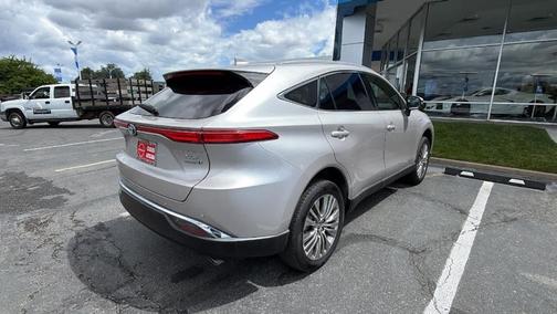 Titanium Glow 2021 Toyota Venza XLE