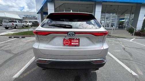 Titanium Glow 2021 Toyota Venza XLE