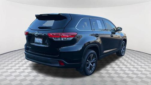 2019 Toyota Highlander LE