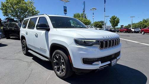 Bright White Clearcoat 2023 Jeep Wagoneer Series III