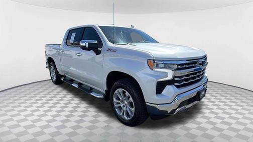 Iridescent Pearl Tricoat 2022 Chevrolet Silverado 1500 LTZ