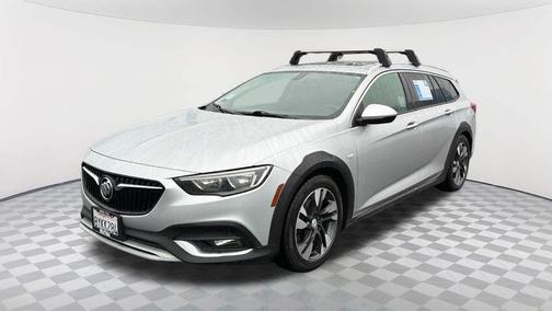 2018 Buick Regal TourX Essence