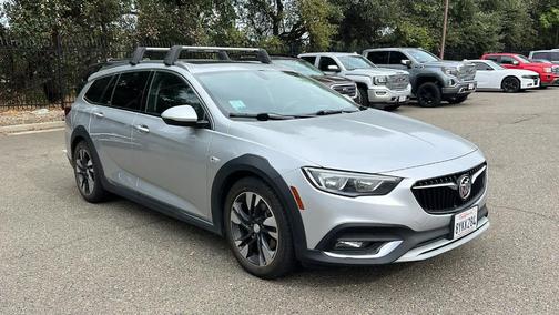 2018 Buick Regal TourX Essence