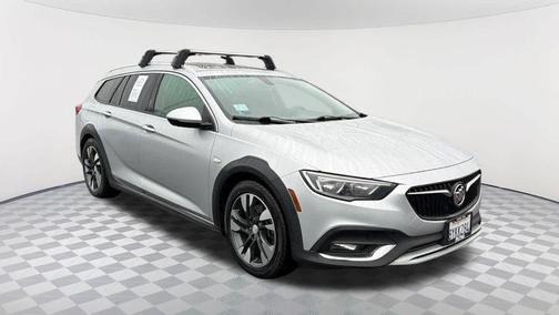 2018 Buick Regal TourX Essence