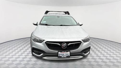 2018 Buick Regal TourX Essence