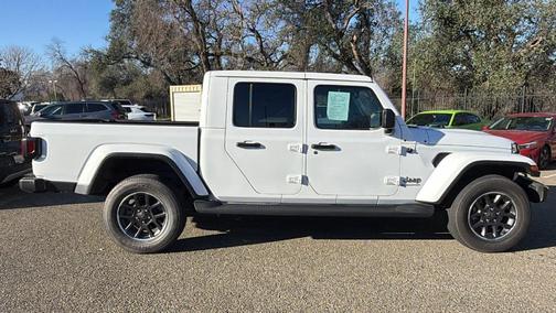 2022 Jeep Gladiator Overland
