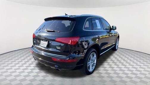 Mythos Black Metallic 2017 Audi Q5 2.0T Premium Plus