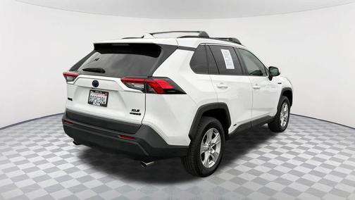 2020 Toyota RAV4 Hybrid XLE