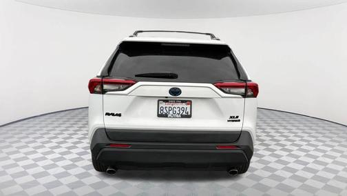 2020 Toyota RAV4 Hybrid XLE