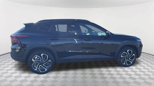 Mosaic Black Metallic 2026 Chevrolet Trax 2RS