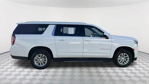 2024 Chevrolet Suburban LT