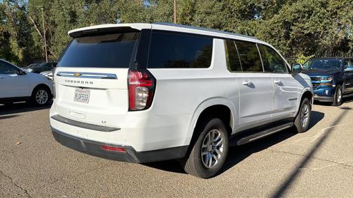 2024 Chevrolet Suburban LT