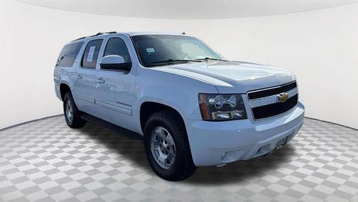 Summit White 2014 Chevrolet Suburban 1500 LT