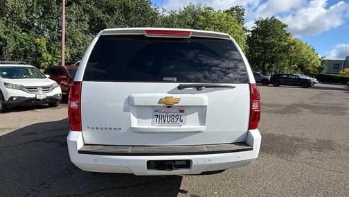 Summit White 2014 Chevrolet Suburban 1500 LT