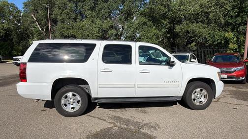 Summit White 2014 Chevrolet Suburban 1500 LT