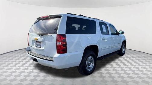 Summit White 2014 Chevrolet Suburban 1500 LT