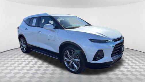 Iridescent Pearl Tricoat 2022 Chevrolet Blazer Premier