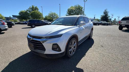 Iridescent Pearl Tricoat 2022 Chevrolet Blazer Premier