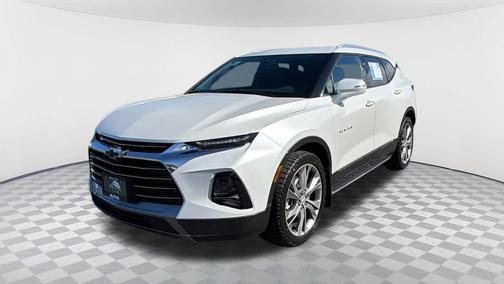 Iridescent Pearl Tricoat 2022 Chevrolet Blazer Premier