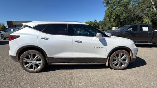 Iridescent Pearl Tricoat 2022 Chevrolet Blazer Premier