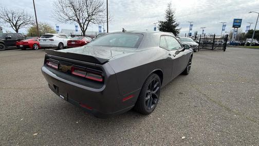 2022 Dodge Challenger SXT