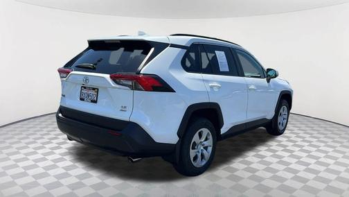 2021 Toyota RAV4 LE