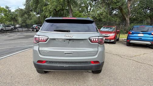 Sting Gray Clearcoat 2022 Jeep Compass Limited