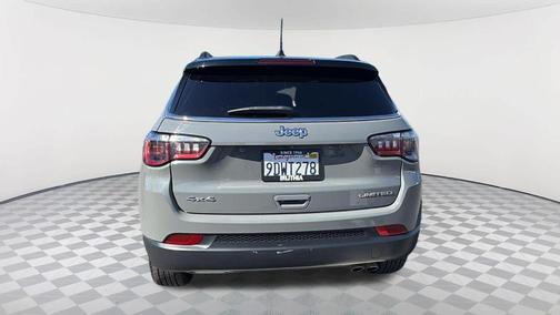 Sting Gray Clearcoat 2022 Jeep Compass Limited