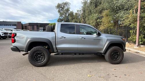 Sterling Gray Metallic 2024 Chevrolet Colorado ZR2