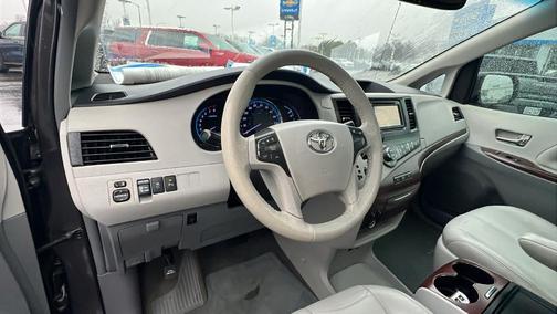 2014 Toyota Sienna XLE