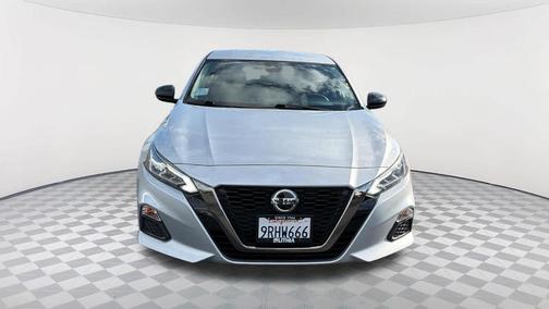 Brilliant Silver Metallic 2020 Nissan Altima 2.5 SR
