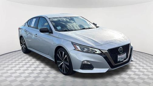 Brilliant Silver Metallic 2020 Nissan Altima 2.5 SR