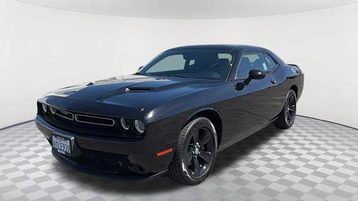 Pitch Black Clearcoat 2020 Dodge Challenger SXT